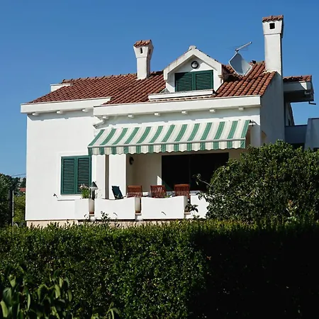 Semesterbostad House 